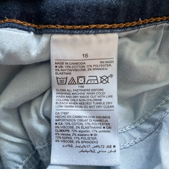 Old Navy Rockstar Super Skinny Jeans - Picture 7 of 7